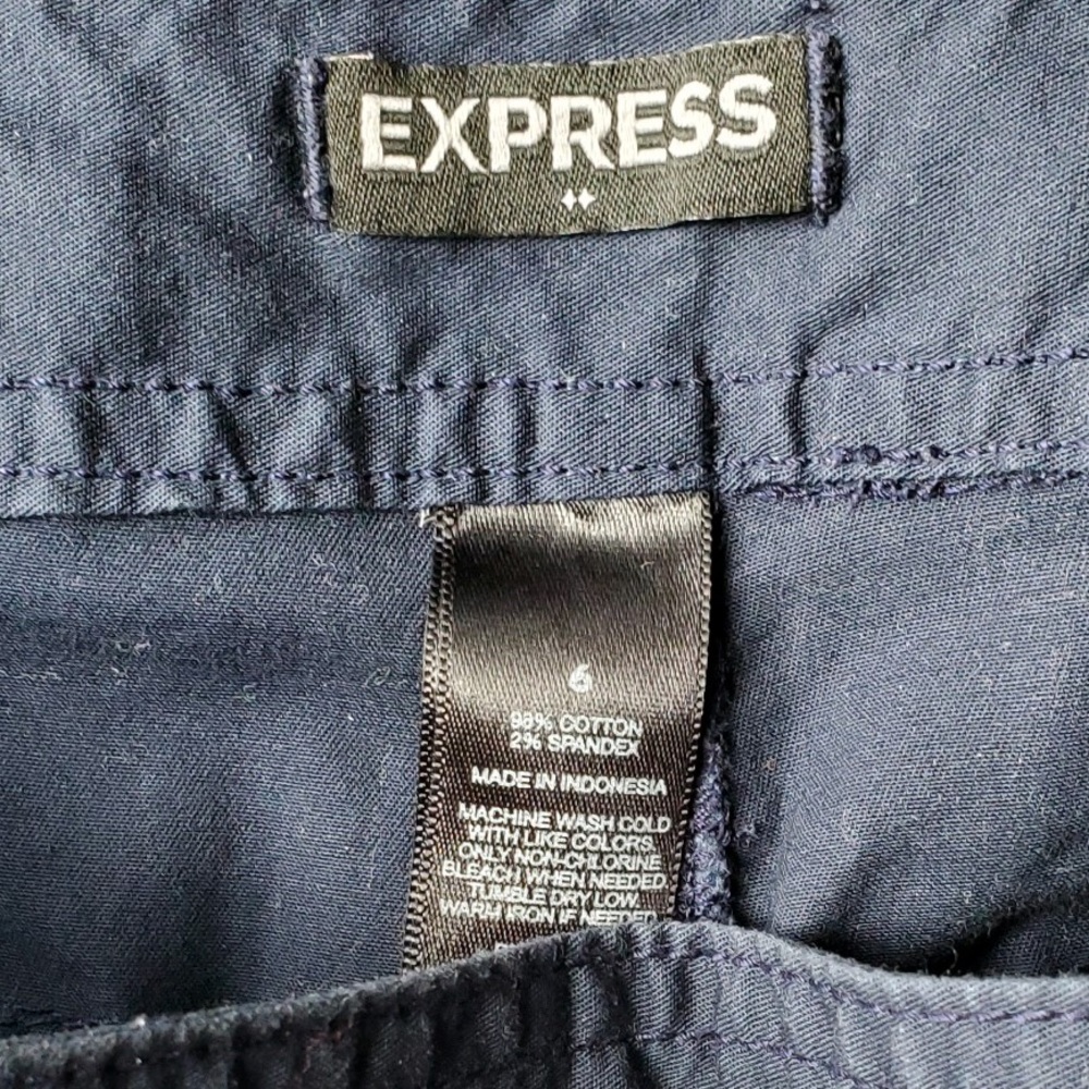 Express Shorts - Picture 5 of 8